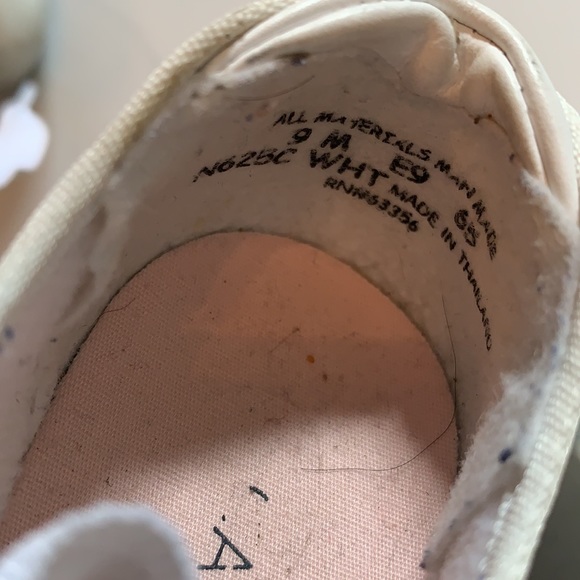 White tap shoes with bow - Picture 4 of 4